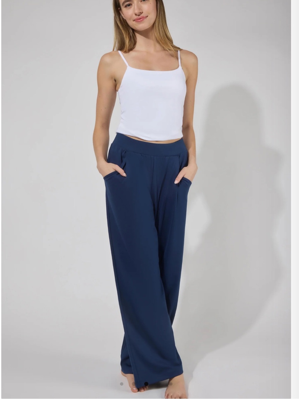 NWT Yogalicious Navy Wide Leg Pants with Pockets size small